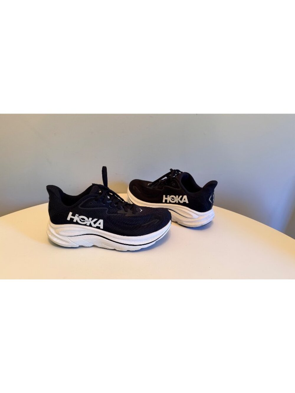Hoka One One Clifton 10 Wide Mens Size 9 2E Running Shoes Black/White
